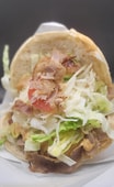 Drehspieß Sandwich im Fladenbrot mit Salat